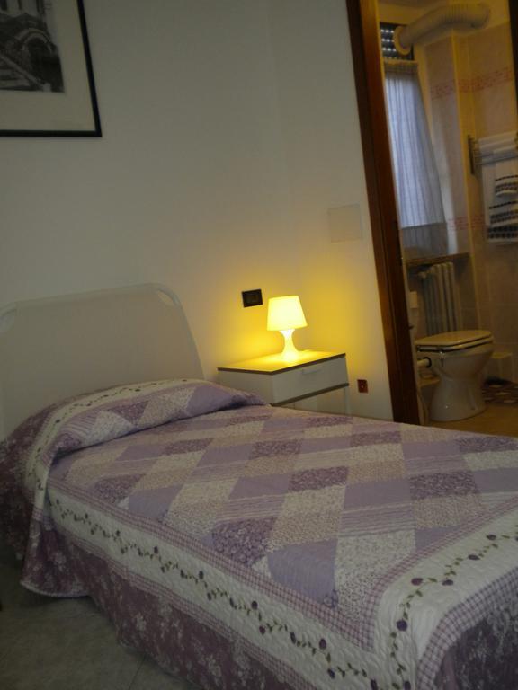 Top Suit Uno - Guest House Brugherio Exterior foto