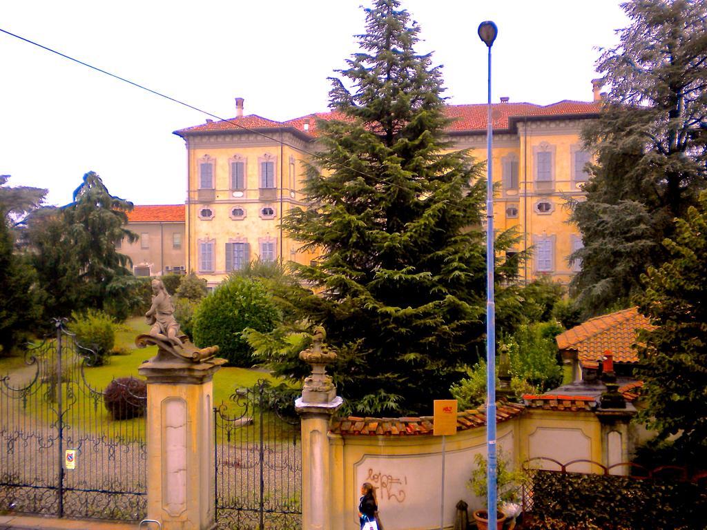 Top Suit Uno - Guest House Brugherio Exterior foto